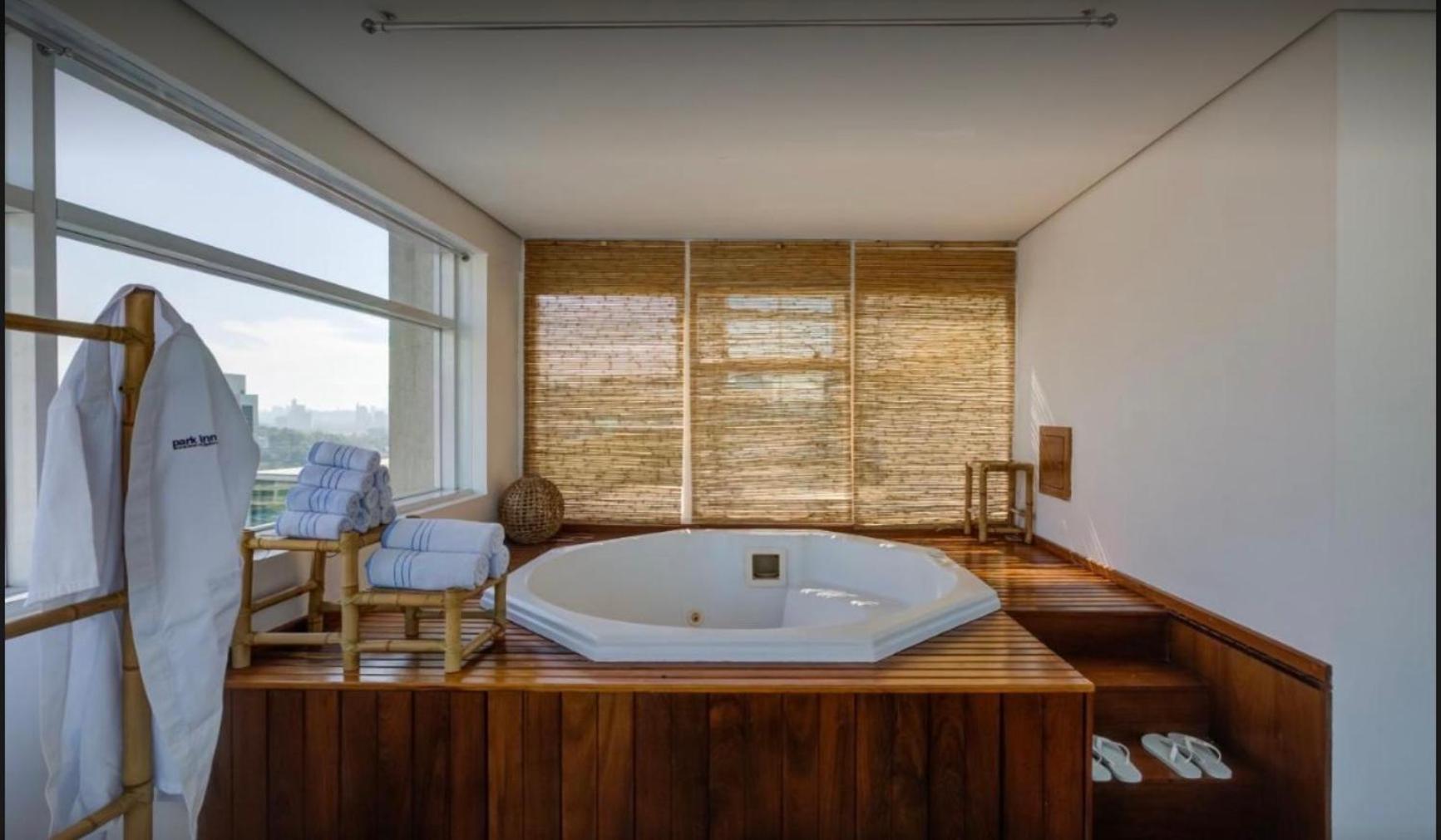 Radisson Berrini Suite Executiva Luxo Queen — Photos 2